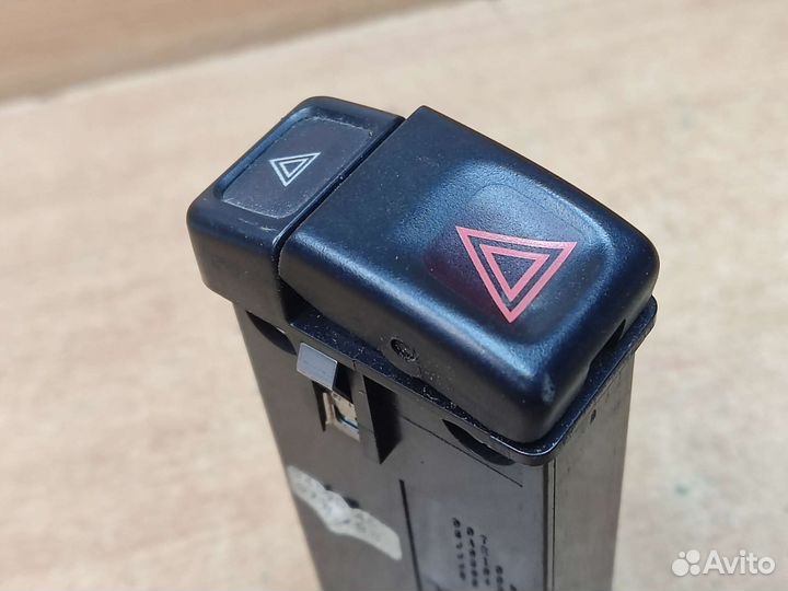 Кнопка аварийки, Volvo 960