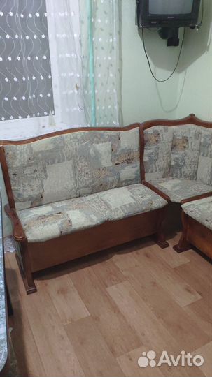 Кухонный мягкий уголок