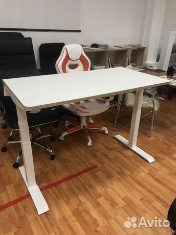 Стол с регулировкой высоты