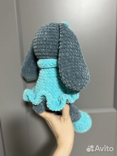 Заяц вязаный с длинными ушами, игрушка