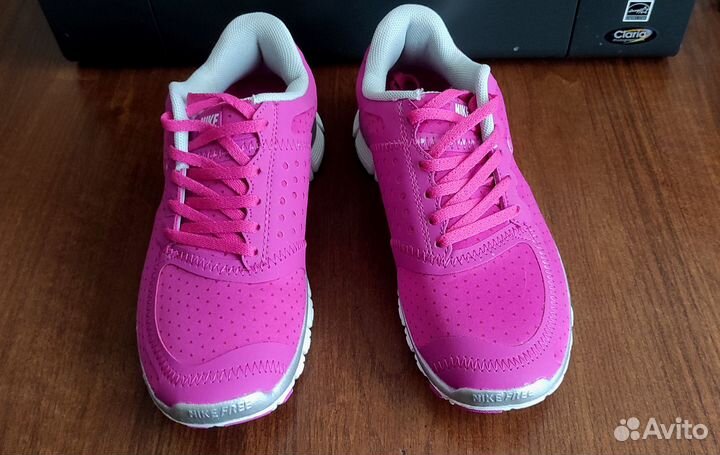 Кроссовки Nike новые 37,5