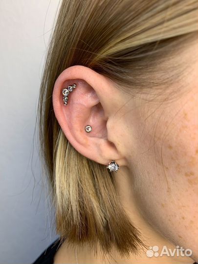 Модель на пирсинг