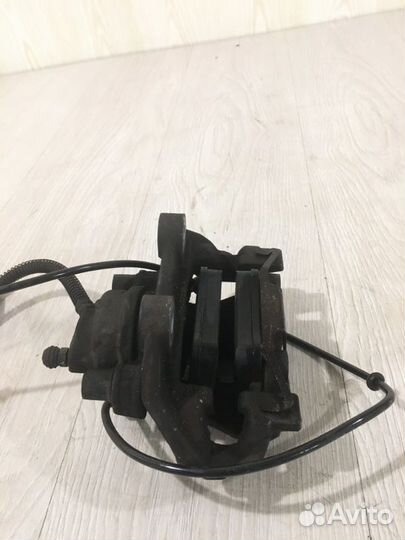 Суппорт тормозной задний правый Mercedes Benz