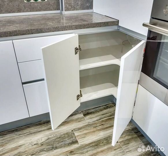 Угловая кухня. Кухонный гарнитур на заказ