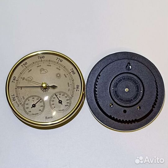 Барометр настенный