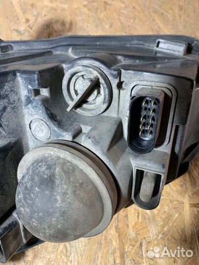 Фара галогеновая передняя правая Volkswagen Golf