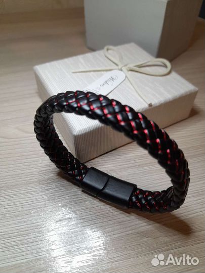 Кожаный браслет унисекс
