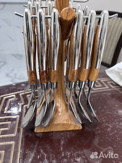 Набор столовых приборов на 6 персон