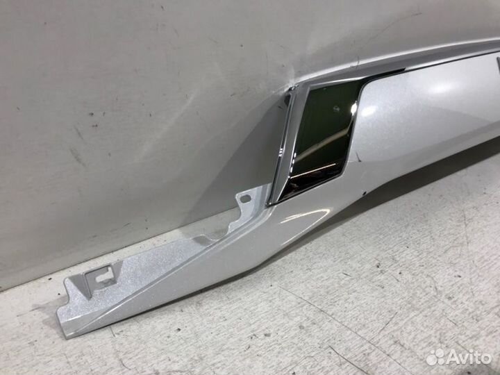 Накладка двери багажника задняя Mitsubishi