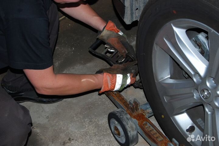 Эвакуатор из паркинга. Эвакуация машин