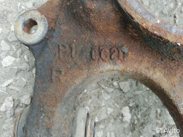 Задний кулак santa Фе 2