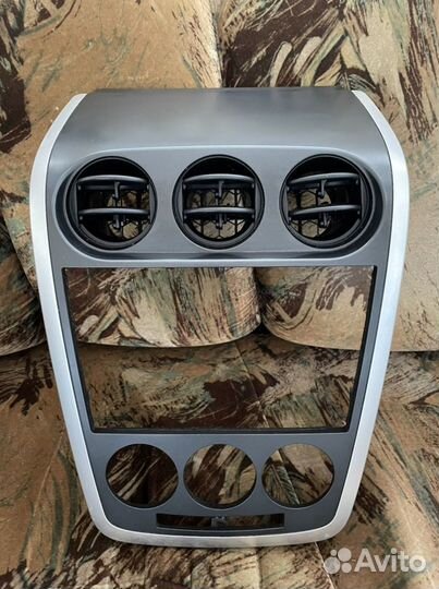 Накладка центральная в торпедо Mazda CX-7