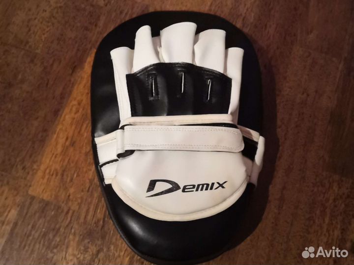 Боксерские перчатки