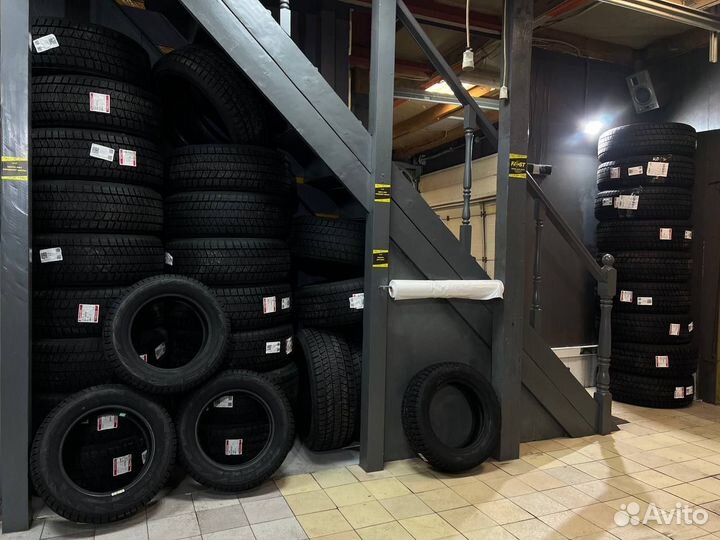 Pirelli Scorpion Ice Zero 2 285/45 R22 114H