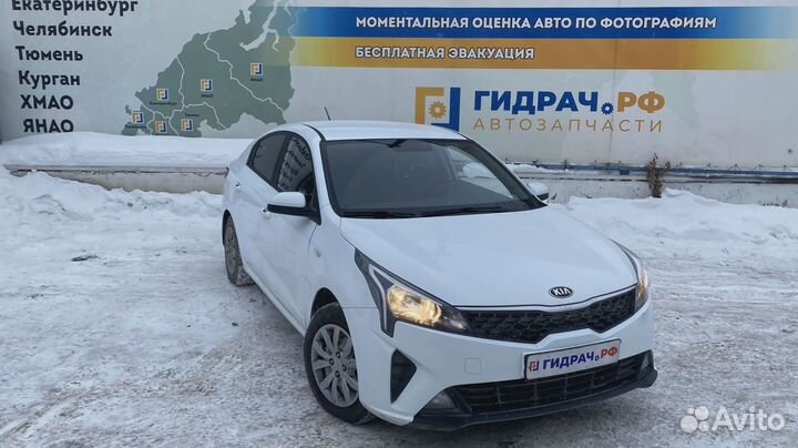 Фонарь задний наружный левый Kia Rio 4 (FB) 92401