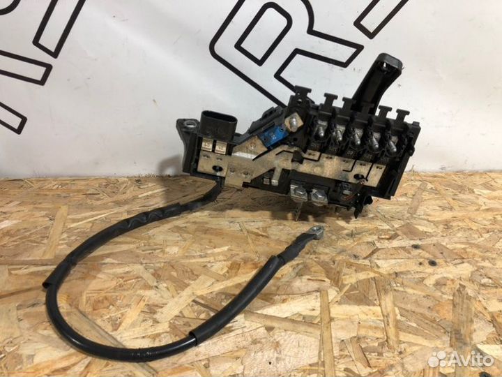 Блок предохранителей передний Mercedes-Benz