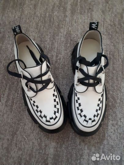 Ботинки на высокой платформе 38