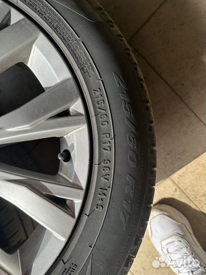 Pirelli Scorpion All Season SF2 215/60 R17