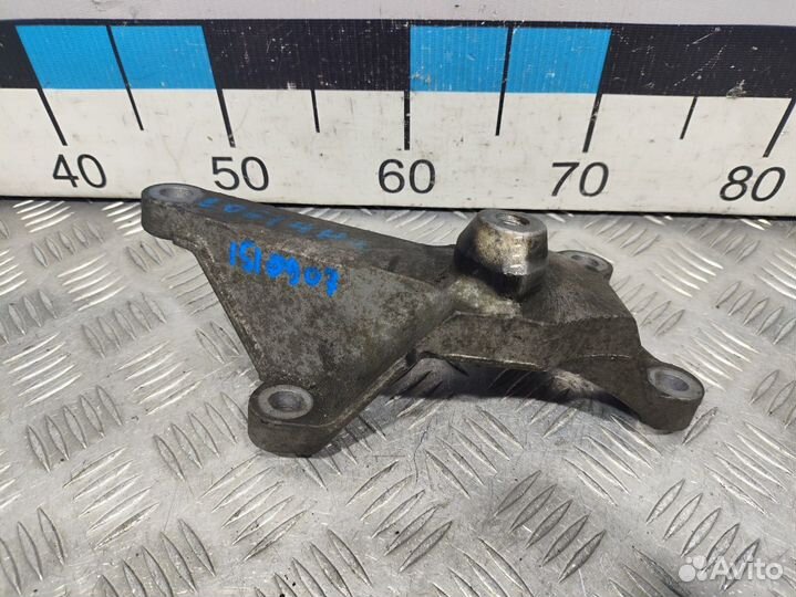 Б/У Кронштейн кпп Ford#001