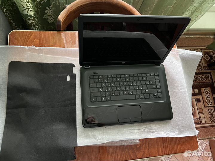 Ноутбук Hewlett-Packard HP 2000 Notebook PC