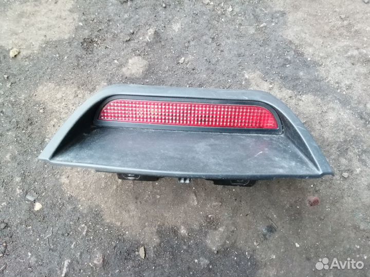 Стоп сигнал дополнительный Renault Logan 2