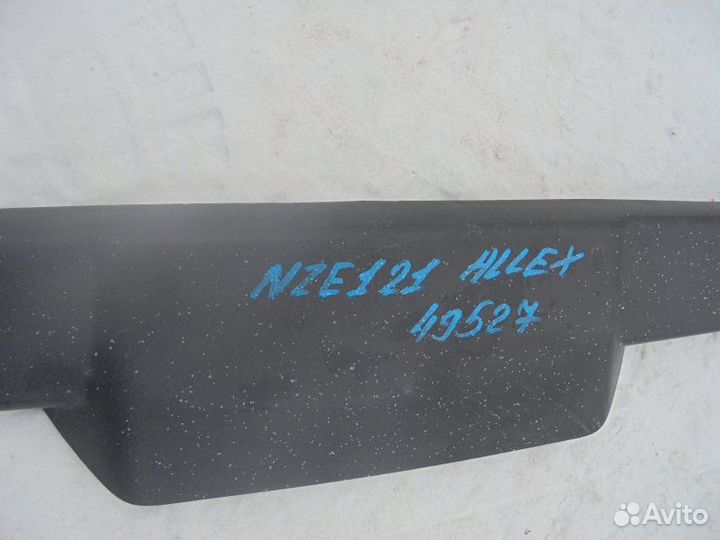 Обшивка двери багажника Toyota Allex NZE121 1NZ-FE