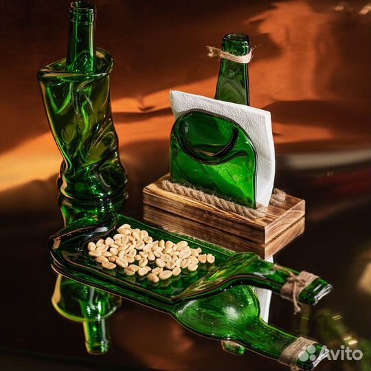 Набор: салфетница, ваза и блюдо из винных бутылок