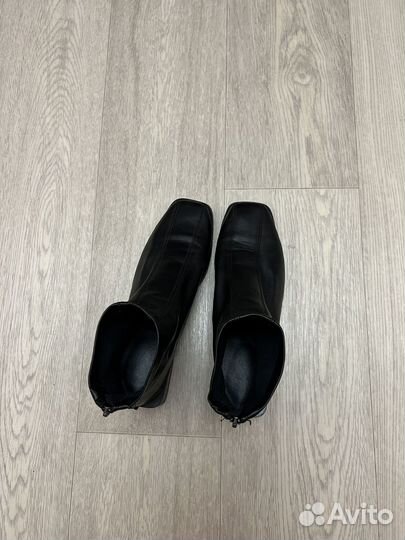 Ботинки с квадратным носом