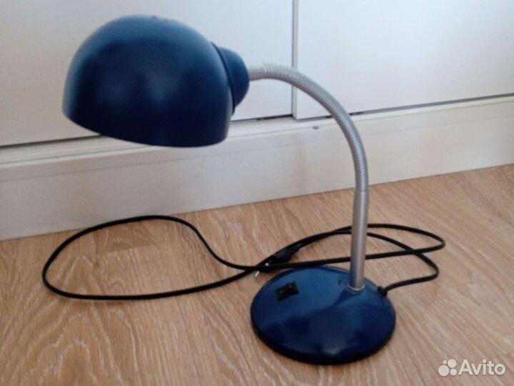 Лампа настольная