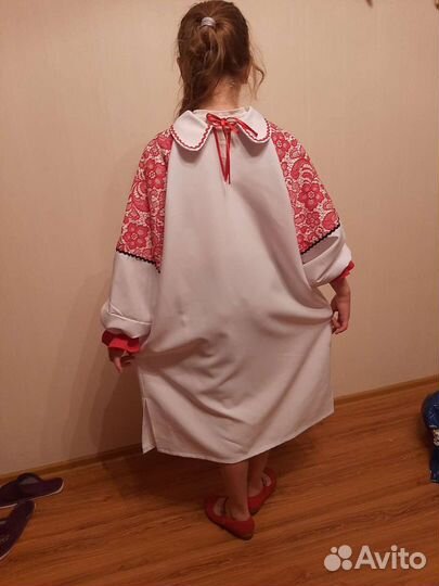 Русский народный костюм с венком и обувью