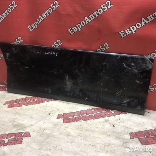 Накладка задней правой двери Toyota Alphard 2