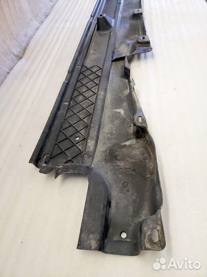 Защита,пыльник антигравийная Audi Q7 4L (23411)