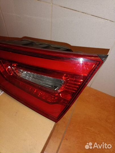 Задний правый габаритный фонарь крышки багажника