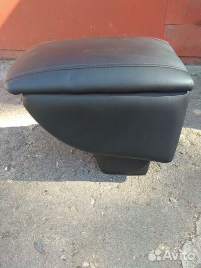 Подлокотник на ниву Шевроле