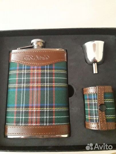 Набор: фляжка + 3 стопки (без коробки)