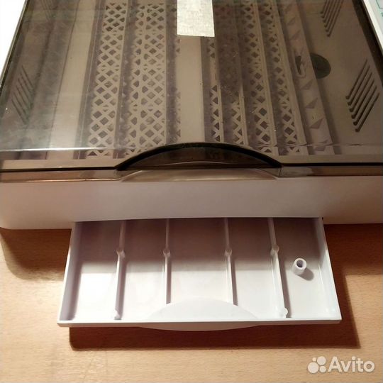 Инкубатор HHD