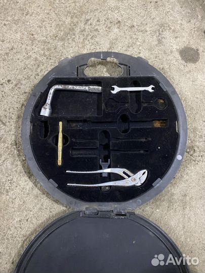 Инструментальный ящик mersedes w140