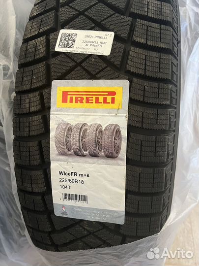 Pirelli Winter Ice Zero 225/60 R18 104T