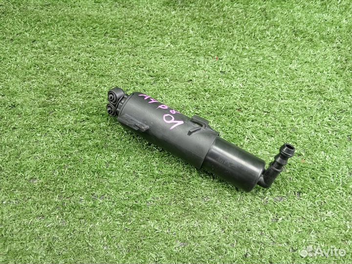 Форсунка омывателя фары левая Audi A4 B8