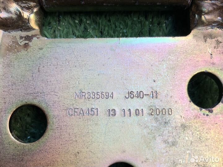 Петля задней двери pajero io pinin верх