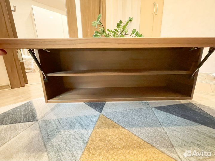 Полка настенная навесная закрытая BoConcept