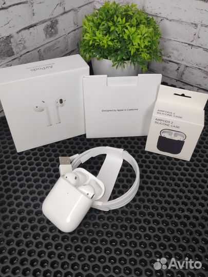AirPods 2 (новые) + Чехол