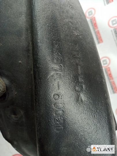 Подкрылок передний правый toyota land cruiser