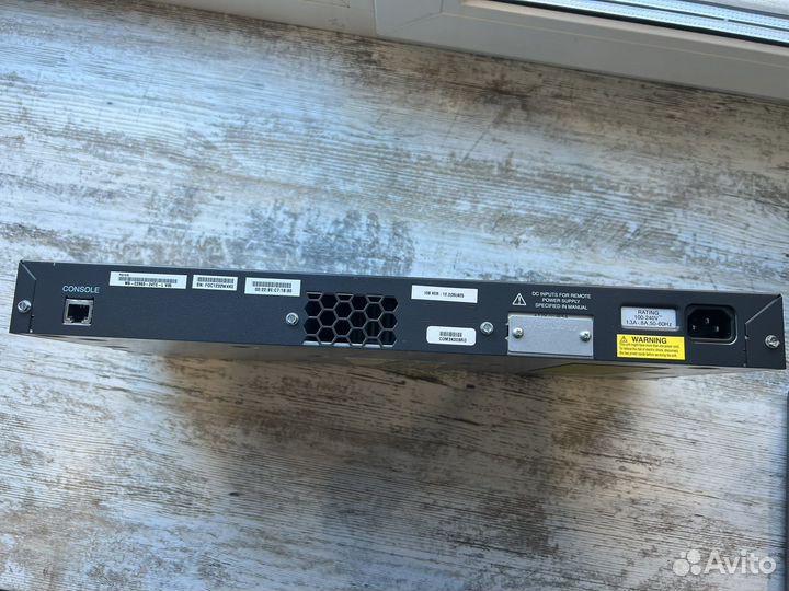 Коммутатор 24 порта Cisco Catalyst WS-C2960-24TC-L