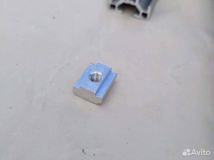 Сухарь пазовый м8 паз10