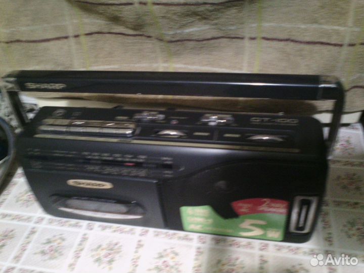 Магнитолы Sharp QT-100Z(GY) и Grown sz88