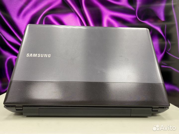 Samsung i5-2450M/6GB DDR3/1TB HDD/520M(1GB)