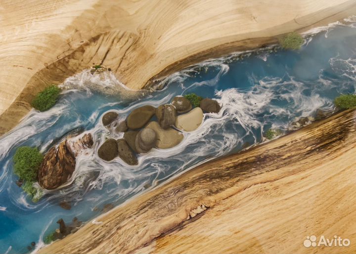 Стол из слэба карагача и эпоксидной смолы