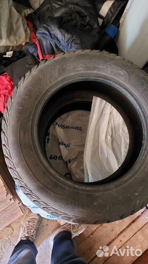 Sava Eskimo Stud 215/65 R16 98T