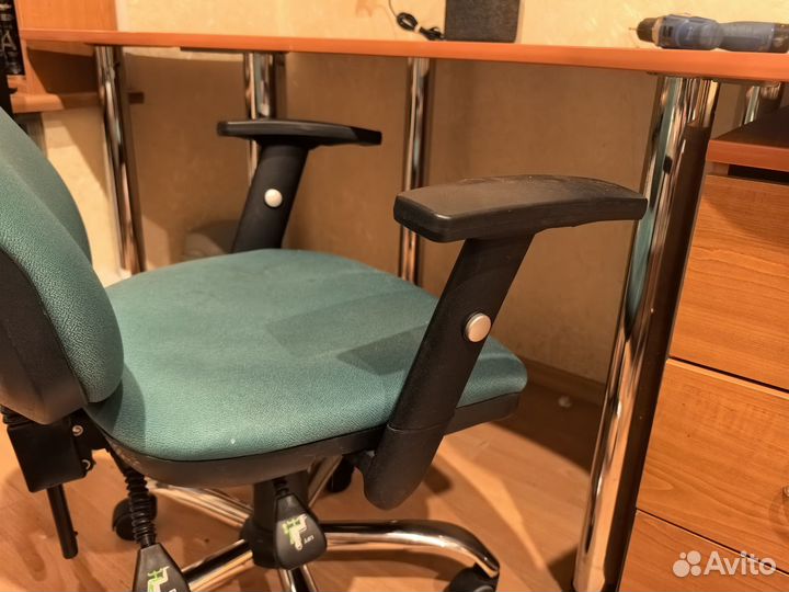 Компьютерное кресло